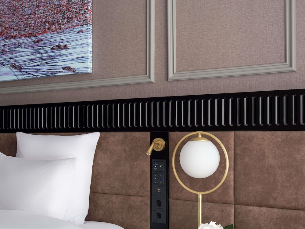Habitación superior con 2 camas individuales del hotel Sofitel Istanbul Taksim. Foto 2