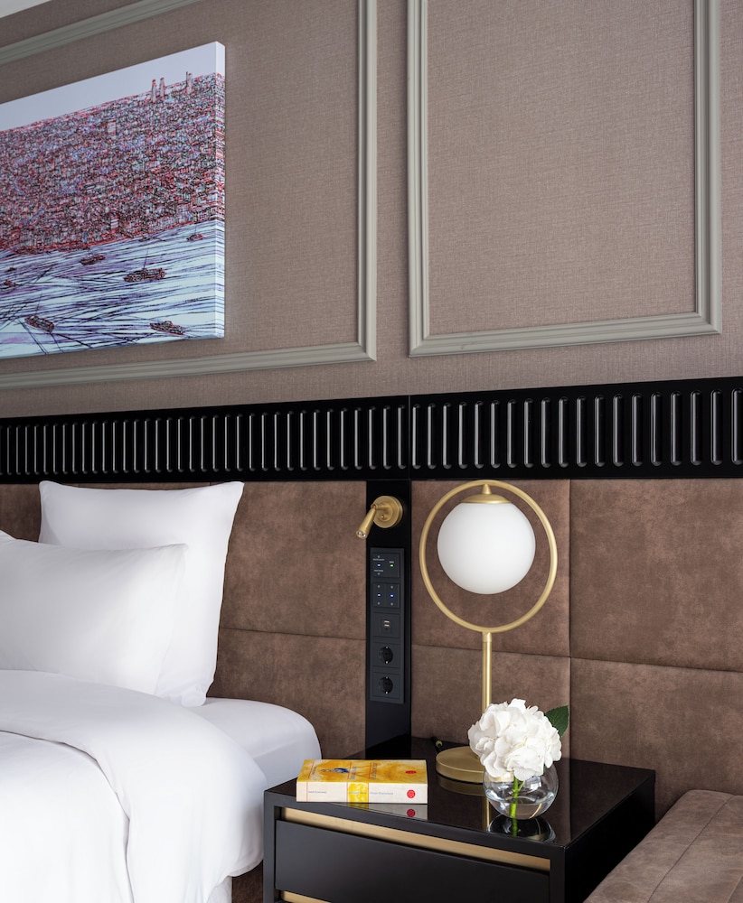 Habitación Superior con 1 cama King / Queen size del hotel Sofitel Istanbul Taksim. Foto 3