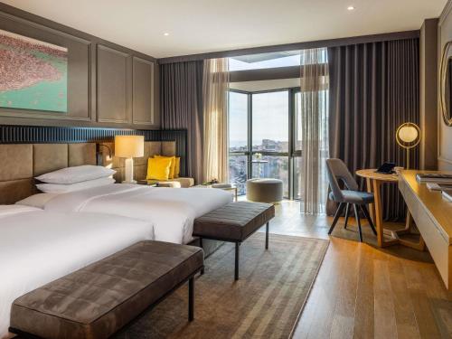 Habitación Luxury con 2 camas individuales y vistas al Bósforo del hotel Sofitel Istanbul Taksim. Foto 5