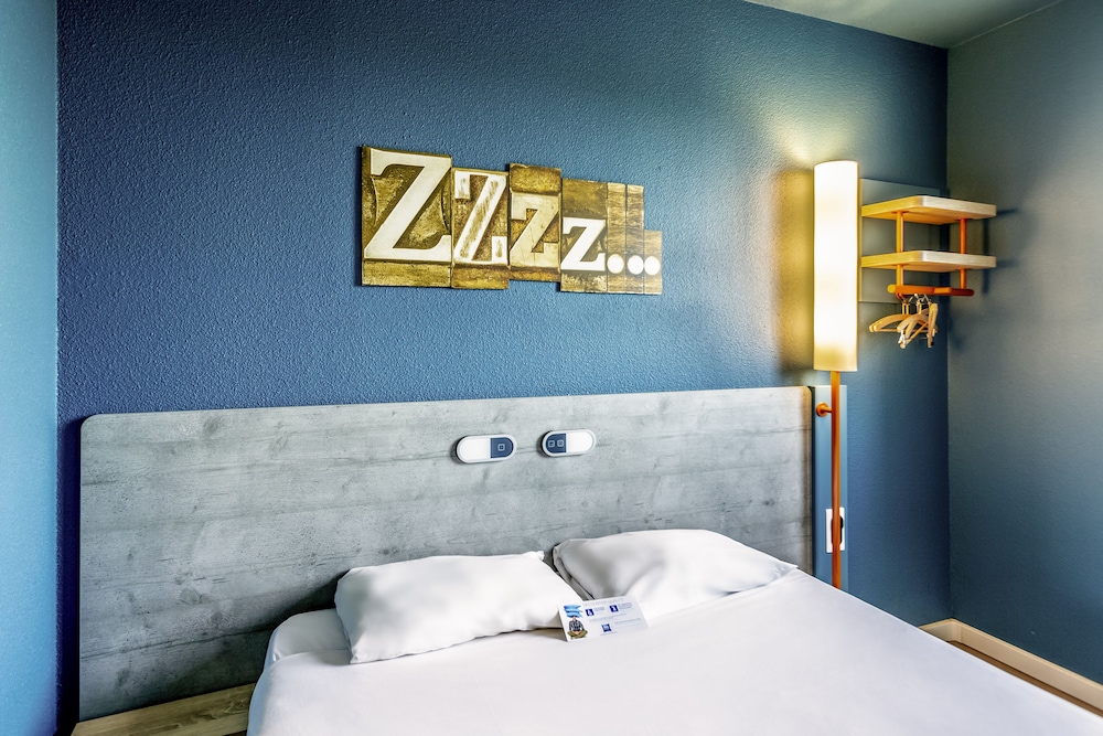 Habitación Doble del hotel ibis budget Bordeaux Centre Gare Saint Jean. Foto 1