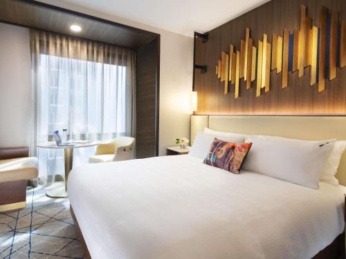 Habitación Superior con cama extragrande del hotel Hard Rock Hotel New York. Foto 1