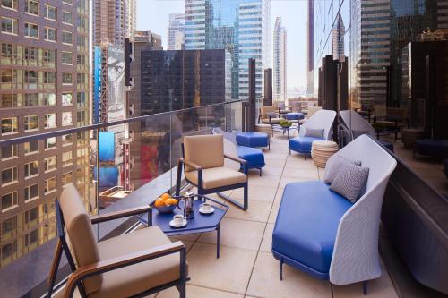 Estudio con balcón del hotel Hard Rock Hotel New York. Foto 3