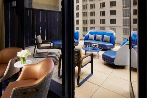 Estudio Doble con balcón - cama grande del hotel Hard Rock Hotel New York. Foto 4