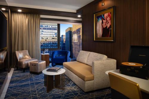 Suite con cama extragrande del hotel Hard Rock Hotel New York