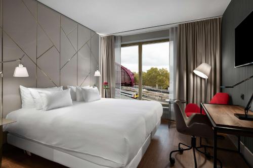 Habitación Doble Premium con Vistas del hotel NH Collection Antwerp Centre