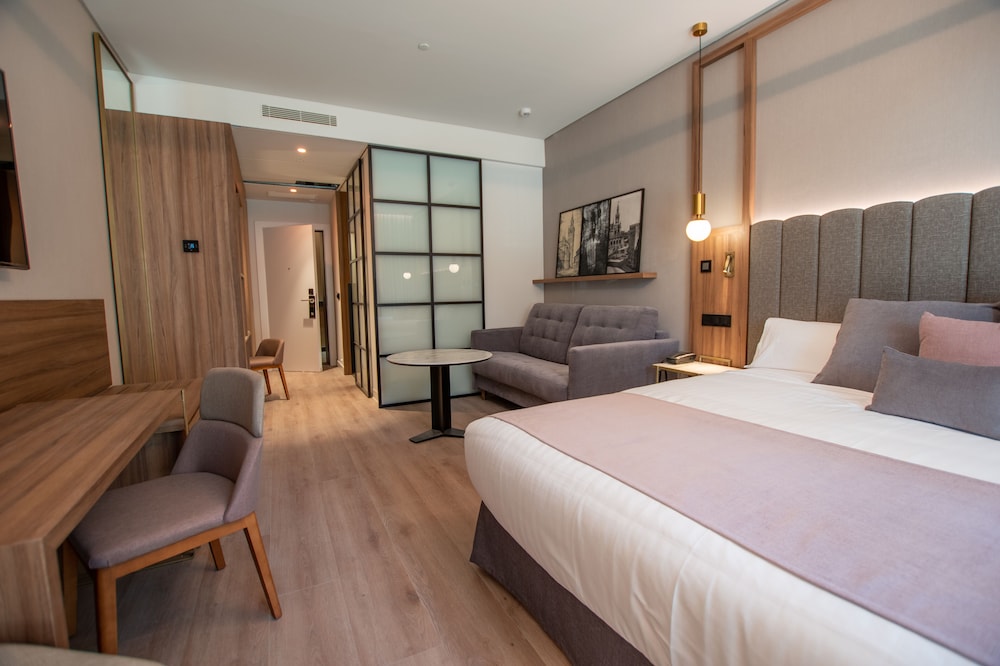 Habitación familiar (Standard) del hotel Giralda Center. Foto 5