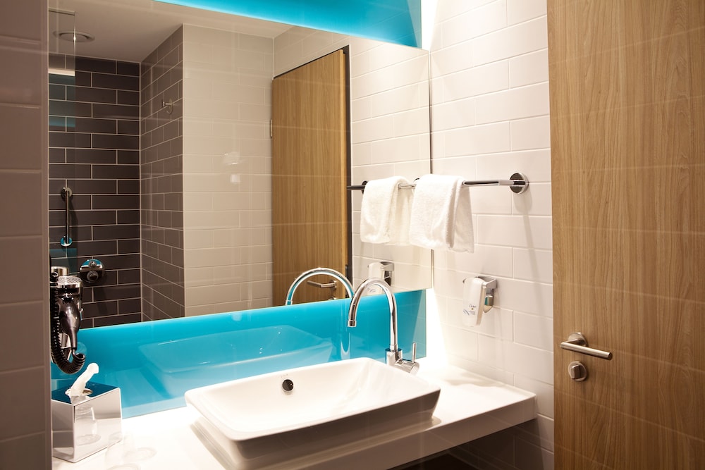 Habitación estándar, 1 cama de matrimonio (High Floor) del hotel Holiday Inn Express Ringsheim, An Ihg. Foto 7