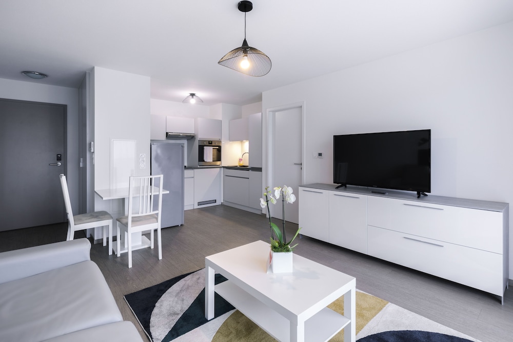 Apartamento, 1 habitación, terraza del hotel Aparthotel Adagio Bâle Mulhouse Airport. Foto 8