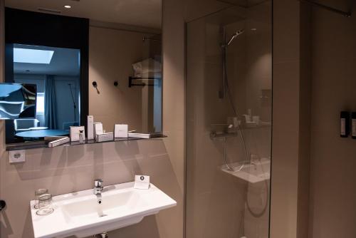 Suite del hotel Soho Boutique Palacio de Pombo. Foto 3