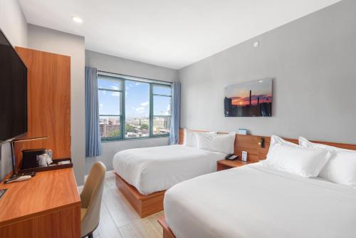Habitación Doble Superior - 2 camas dobles del hotel Liberty View Brooklyn. Foto 2