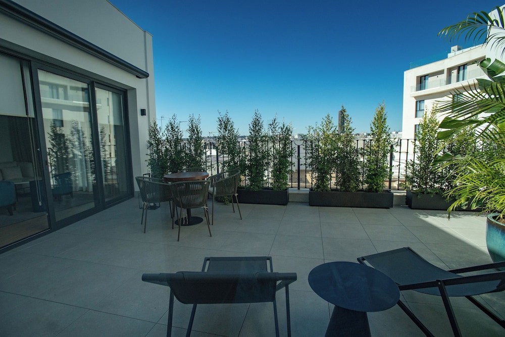 Suite ejecutiva, balcón, vistas a la ciudad del hotel Soho Boutique Catedral. Foto 6