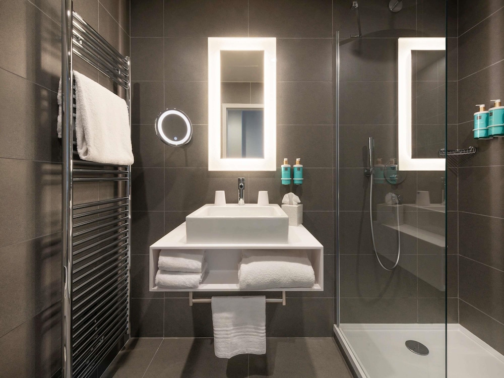 Habitación estándar, 1 cama doble del hotel Novotel Paris 20 Belleville. Foto 3
