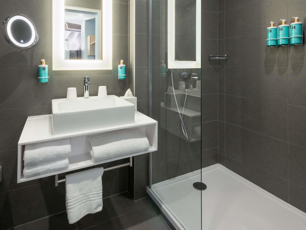 Habitación estándar, 1 cama doble del hotel Novotel Paris 20 Belleville. Foto 4