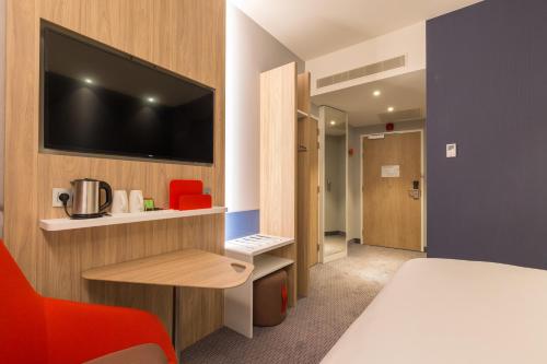 Habitación Estándar con cama grande - Desayuno gratuito del hotel Holiday Inn Express Brussels - Grand-place, An Ihg. Foto 1