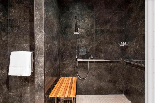 Habitación Doble adaptada para personas con discapacidad auditiva - 2 camas dobles del hotel AC Hotel by Marriott New York Downtown. Foto 6