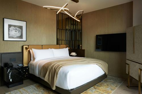 Manhattan King Room with Roll - In Shower - High Floor - Mobility Accessible del hotel The Ritz-Carlton New York, NoMad. Foto 1