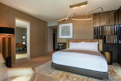 Suite Liberty de 1 dormitorio con cama extragrande - Planta Club del hotel The Ritz-Carlton New York, NoMad. Foto 3