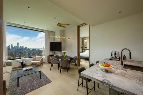 One - Bedroom King Penthouse - High Floor del hotel The Ritz-Carlton New York, NoMad. Foto 1