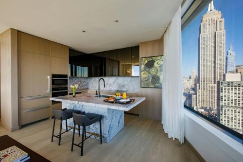 Fifth Avenue Two - Bedroom Penthouse with Downtown View del hotel The Ritz-Carlton New York, NoMad. Foto 8