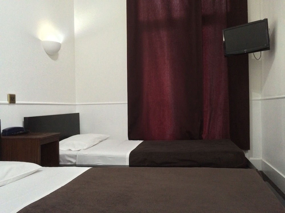 Habitación estándar con 2 camas individuales, 2 camas individuales del hotel London Continental. Foto 1