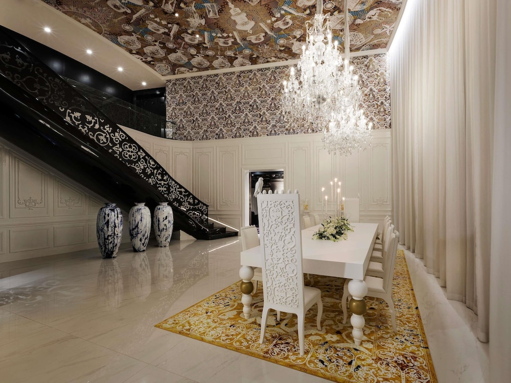 Mondrian Sky House de tres dormitorios con 2 camas king size y 1 cama doble del hotel Mondrian Doha. Foto 6