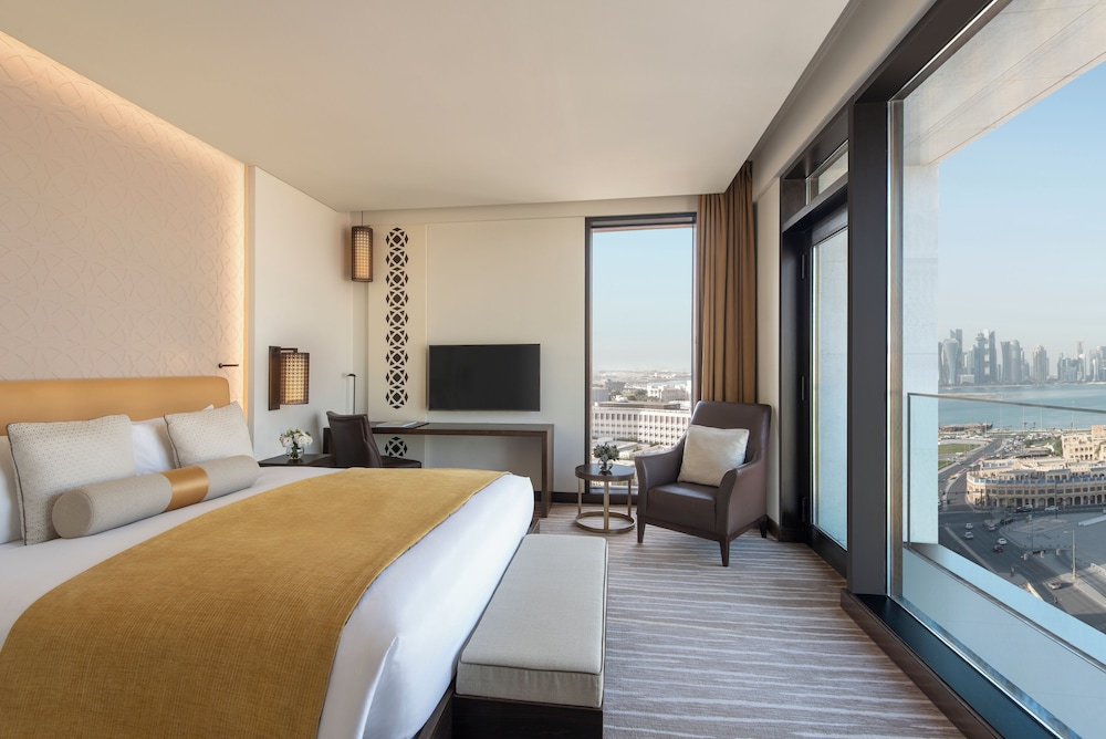HABITACIÓN DELUXE, 1 Cama King Size y Balcón del hotel Alwadi Doha - Mgallery. Foto 3