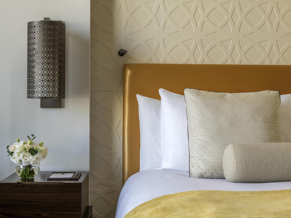 HABITACIÓN DELUXE, 1 Cama King Size y Balcón del hotel Alwadi Doha - Mgallery. Foto 5
