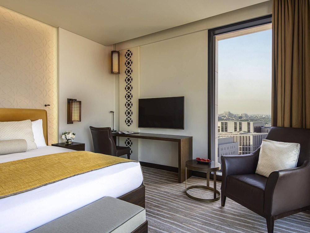 HABITACIÓN DELUXE, 1 Cama King Size y Balcón del hotel Alwadi Doha - Mgallery. Foto 6