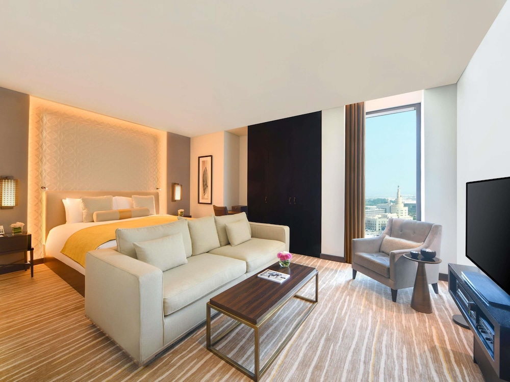 SUITE IMPERIAL, 2 dormitorios, salón independiente, comedor, cocina y 2 terrazas del hotel Alwadi Doha - Mgallery. Foto 9