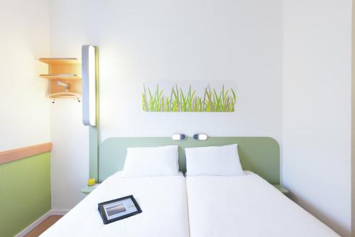 Habitación Doble - 2 camas del hotel Ibis Budget Bilbao Barakaldo. Foto 14