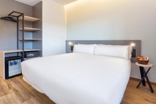 Habitación Doble del hotel B&B Madrid Alcorcón. Foto 3