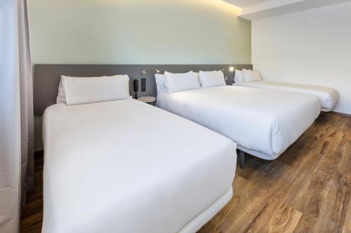 Habitación Cuádruple del hotel B&B Madrid Alcorcón. Foto 1