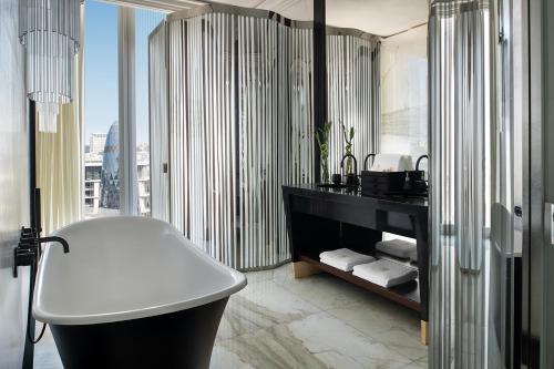 Serenity Corner Suite with Daily access to Doha Quest del hotel Banyan Tree Doha At La Cigale Mushaireb. Foto 1