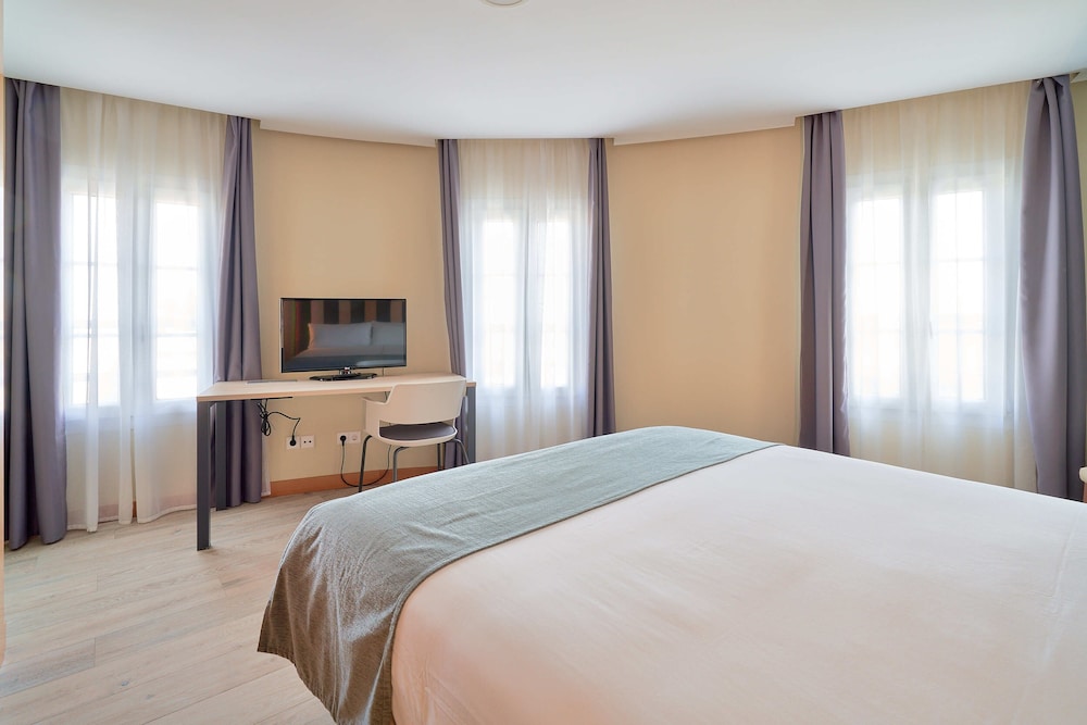 Habitación ejecutiva, 1 habitación del hotel Smart Hotel La Sagra. Foto 7