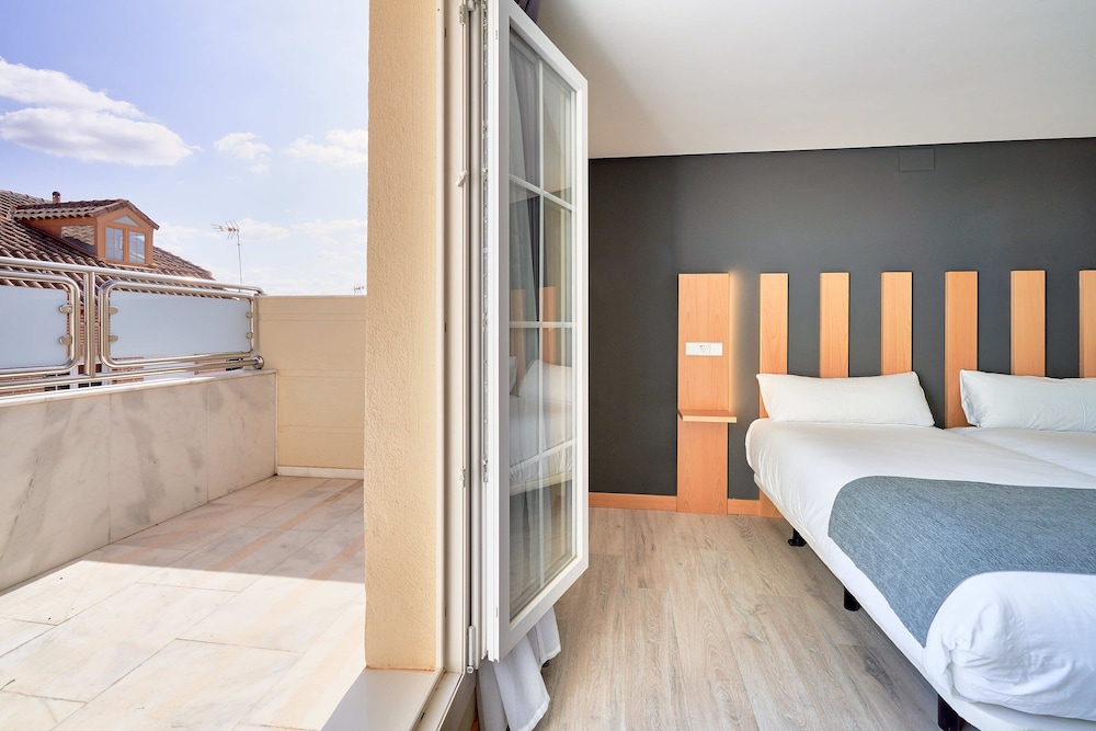 Habitación junior, 1 habitación del hotel Smart Hotel La Sagra. Foto 1