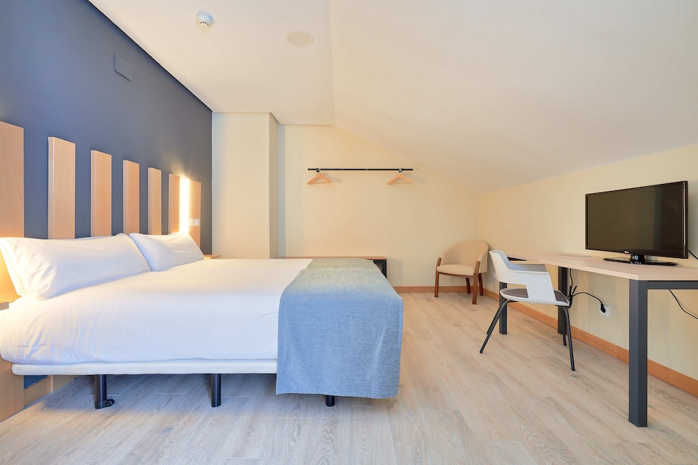 Habitación junior, 1 habitación del hotel Smart Hotel La Sagra. Foto 4