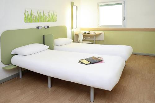 Habitación Doble - 2 camas del hotel Ibis Budget Courbevoie Paris la Défense 1. Foto 22