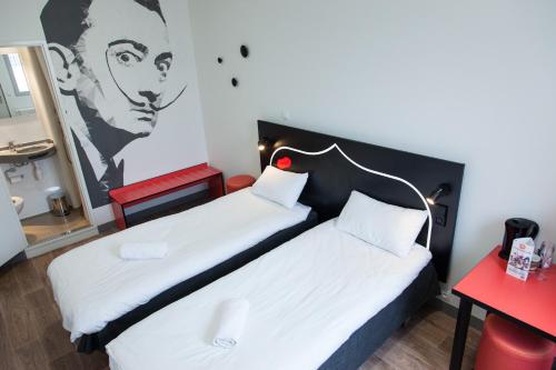 Habitación Doble con baño privado - 2 camas del hotel St Christopher's Inn Gare Du Nord -. Foto 2