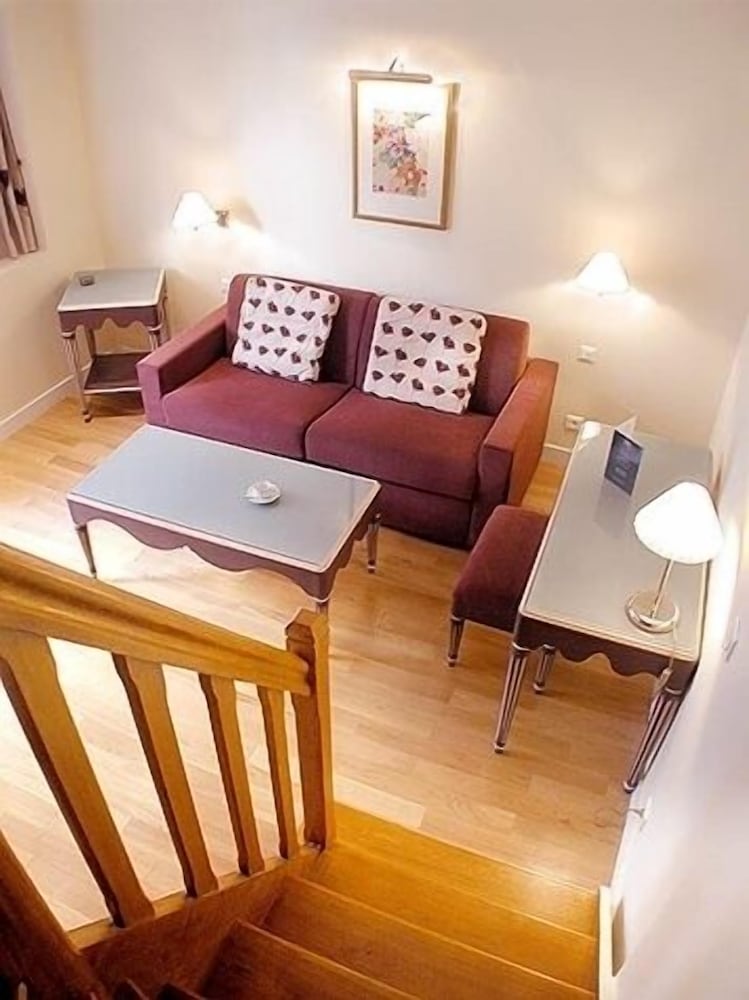 Habitación Cuádruple del hotel Suites Unic Renoir Saint-Germain. Foto 2