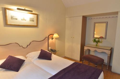 Suite Sofá Cama incluido 1 Cama doble del hotel Suites Unic Renoir Saint-Germain