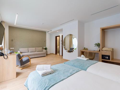 Suite Junior con balcón del hotel Emete by AirNest. Foto 3