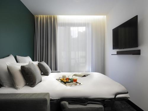Tribe Comfort Suite with One Double Bed and One Sofa Bed del hotel Tribe Paris La Defense Esplanade. Foto 6