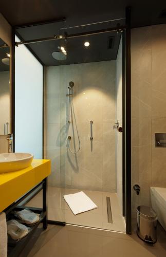 Habitación Doble Estándar del hotel ibis Styles Istanbul Merter. Foto 15