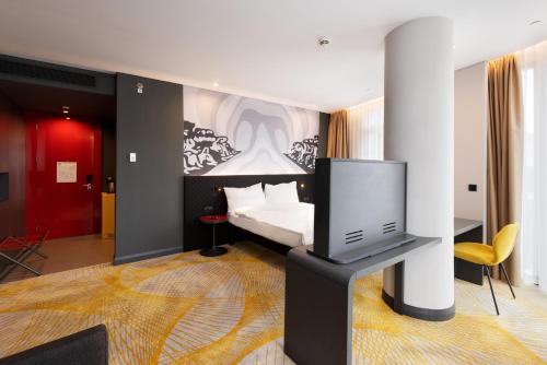 Habitación Doble Superior con sofá cama del hotel ibis Styles Istanbul Merter. Foto 10