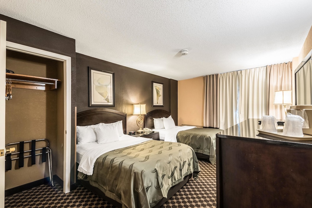 Habitación, 1 cama de matrimonio grande, no fumadores del hotel Quality Inn Ithaca - University Area. Foto 2