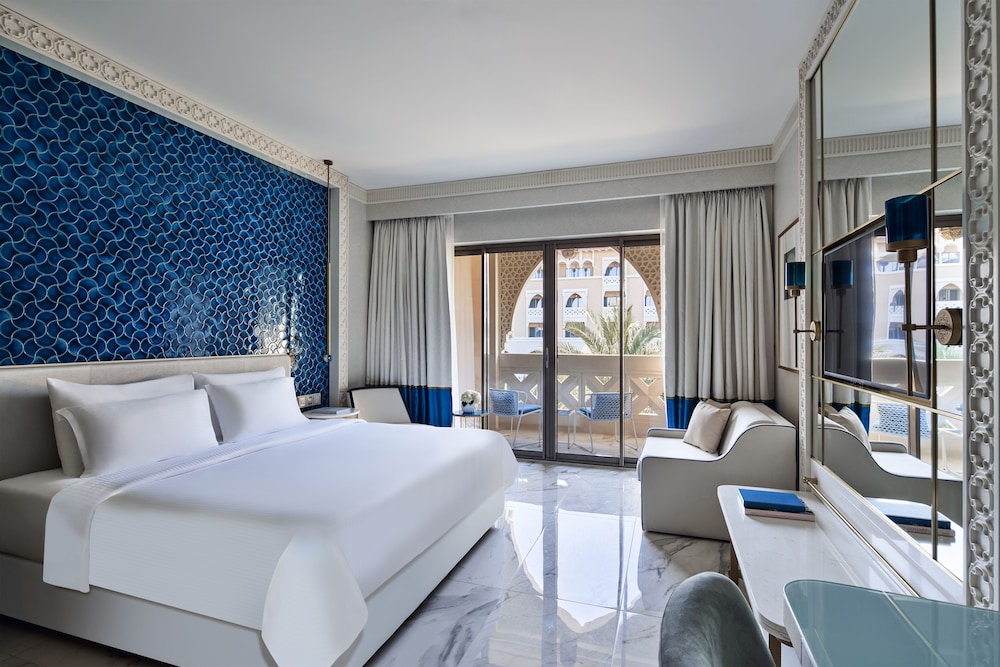 Habitación Deluxe King, Vistas al Jardín del hotel Rixos Premium Saadiyat Island. Foto 1
