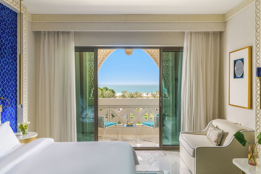 Habitación Deluxe King, Vistas al Mar del hotel Rixos Premium Saadiyat Island. Foto 3