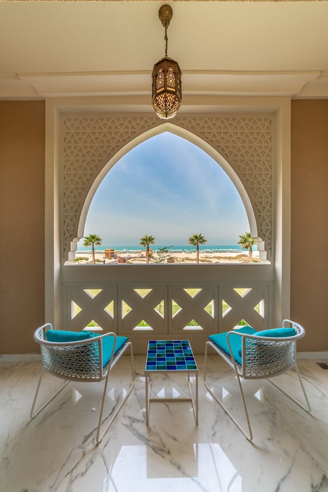Habitación Familiar de Dos Dormitorios - Vistas al Mar con Cama King del hotel Rixos Premium Saadiyat Island. Foto 3