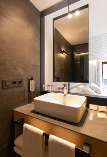 Habitación Doble con Terraza del hotel Cortabitarte. Foto 9