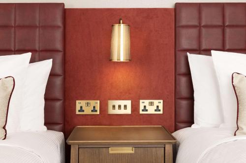 Habitación Doble Superior - 2 camas del hotel Lost Property St. Paul's London, Curio Collection By Hilton. Foto 4